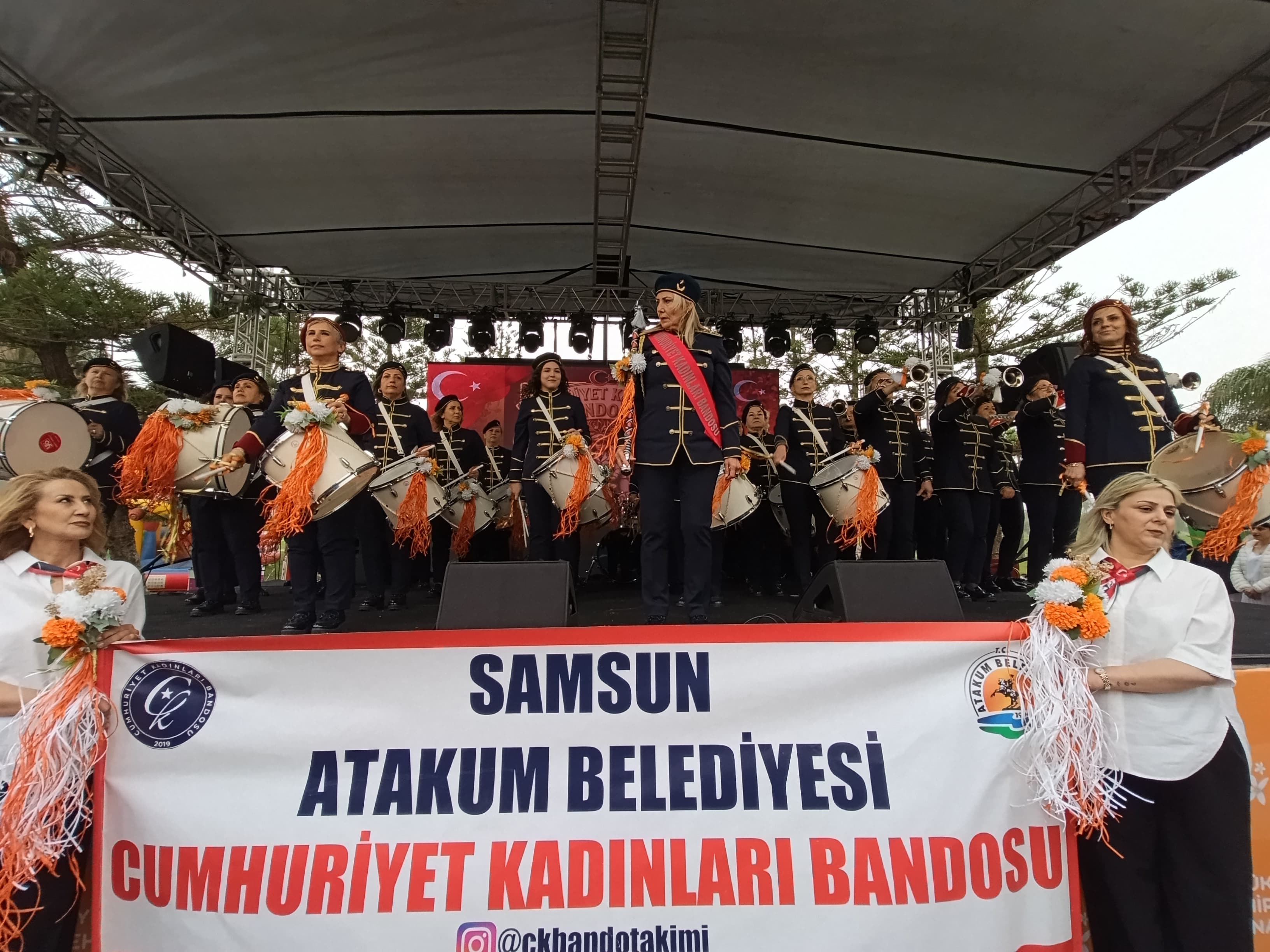 Atakum’un Ritimleri Adana’da Yankılandı: Kadın Bando Takımı Festivale Damga Vurdu